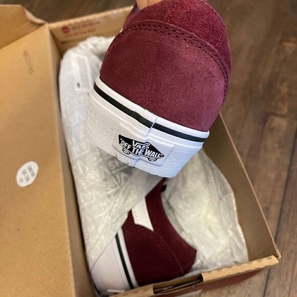 Vans Suede Old Skool Shoes - Picture 7 of 12